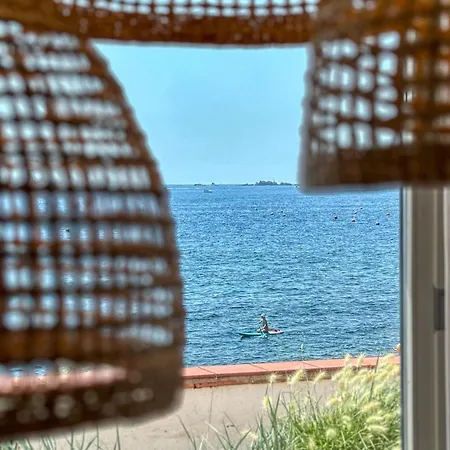 Casa Dins El Mar En Calella Calella De Palafrugell