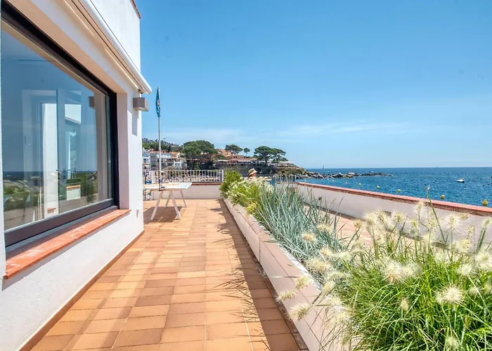 Casa Dins El Mar En Calella Calella De Palafrugell